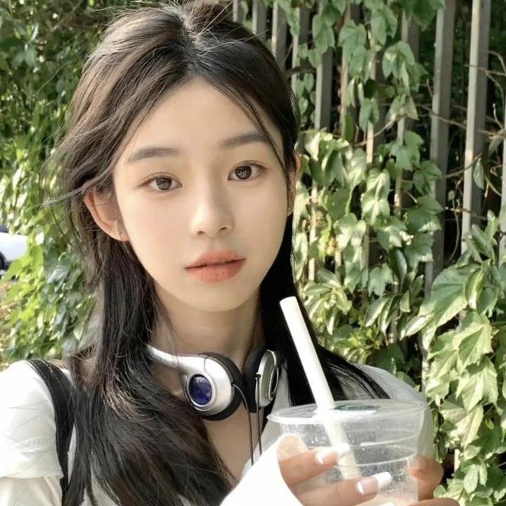 某天后之女考学走后门，连续多日内幕曝光，评论区两极分化